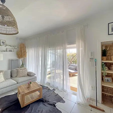 Maison De Village Climatisee 4 Pers Avec Cour Privative Au Coeur Des - Fr-1-475-112 Holiday home Saintes-Maries-de-la-Mer